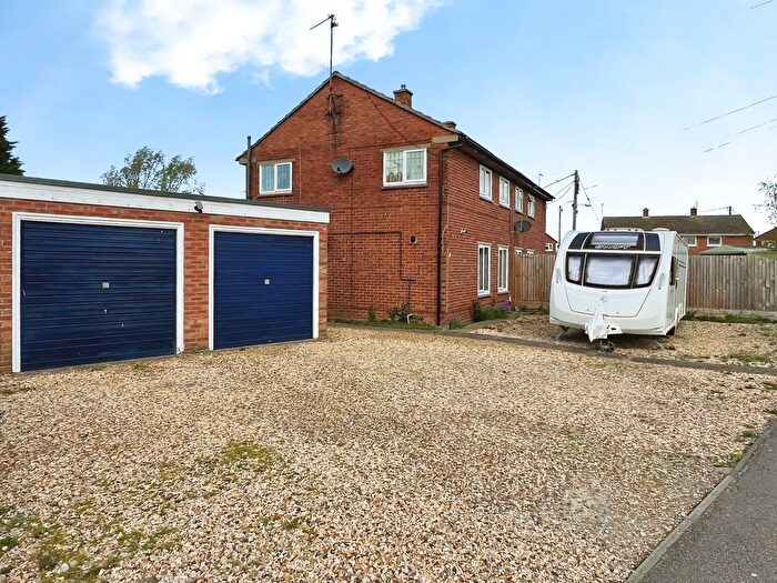 3 Bedroom Semi Detached House For Sale In Allenbys Chase, Sutton Bridge, Spalding, PE12