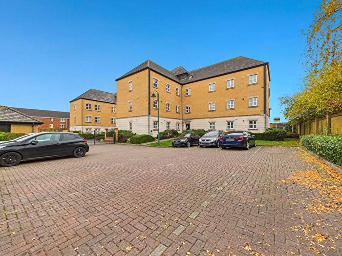 2 Bedroom Flat For Sale In Hargate Way, Hampton Hargate, PE7