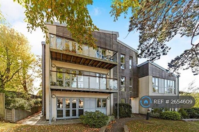 2 Bedroom Flat To Rent In Cleve Cross Court, Croydon, CR0