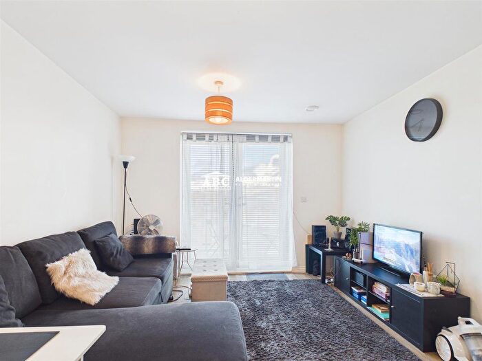 1 Bedroom Flat For Sale In Manor Way, Borehamwood, WD6