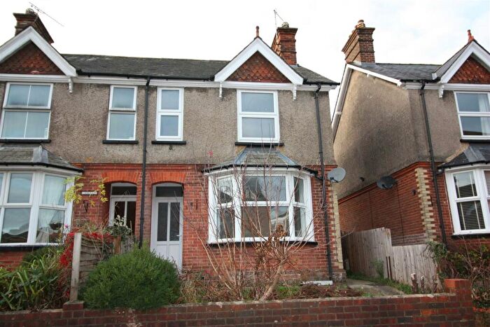 2 Bedroom House To Rent In Knowle Lane, Cranleigh, GU6