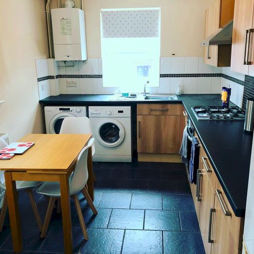 4 Bedroom Flat To Rent In Thackeray Road, Portswood, Southampton, SO17