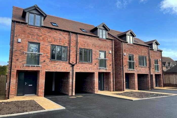 3 Bedroom Semi-Detached House To Rent In Lax Lane, Bewdley DY12