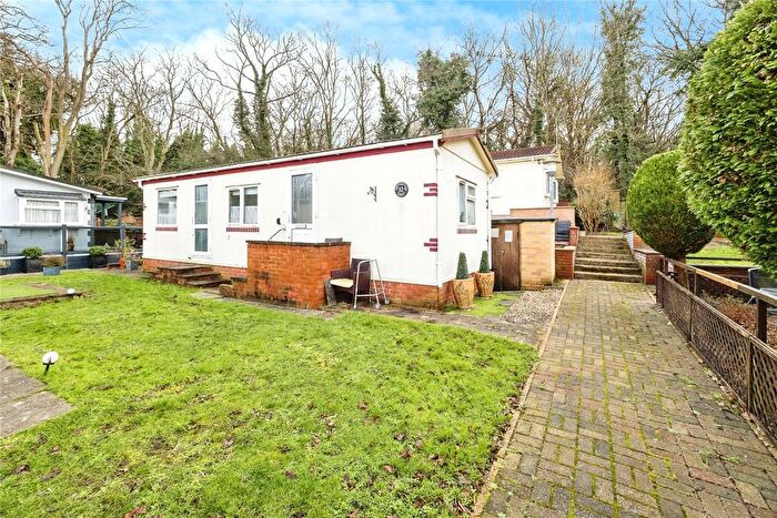 1 Bedroom Property For Sale In Brook Road, Buckhurst Hill, IG9