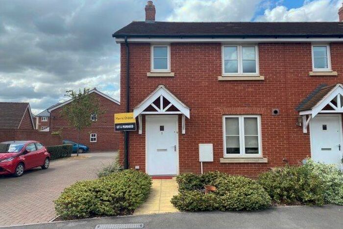 3 Bedroom End Of Terrace House To Rent In Furze Drive, Romsey, SO51