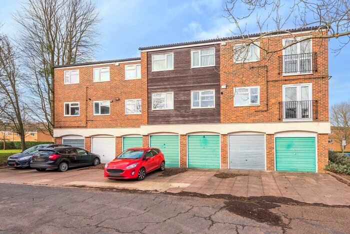 1 Bedroom Apartment To Rent In Ladybank, Bracknell, RG12