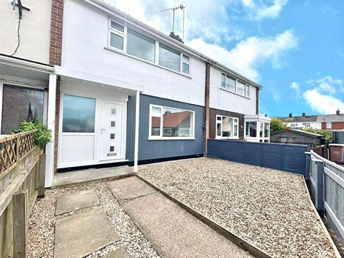 3 Bedroom Terraced House For Sale In Stanley Avenue, Hornsea, HU18