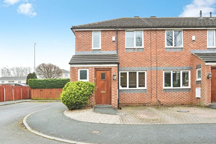 3 Bedroom End Terrace House For Sale In Stanningley Road, Leeds, LS13