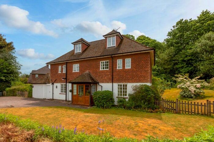 5 Bedroom Detached House To Rent In Carrick Drive, Sevenoaks, TN13