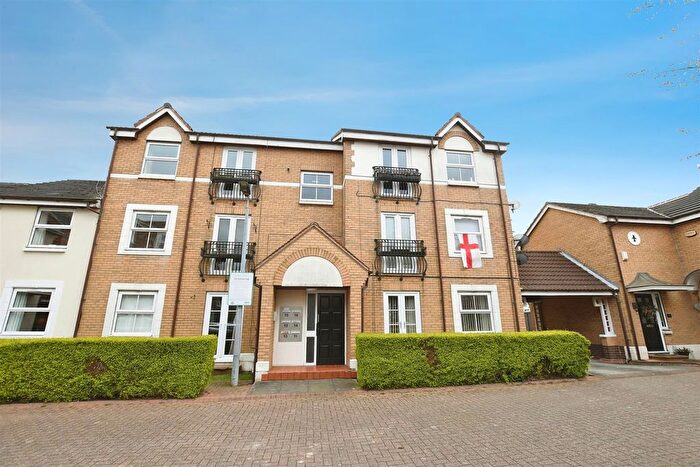 2 Bedroom Flat For Sale In Lealholme Court, Howdale Road, Hull, HU8