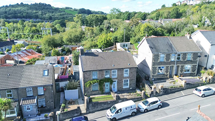 4 Bedroom Semi-Detached House For Sale In Bedwlwyn Road, Ystrad Mynach, CF82