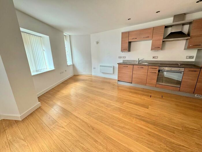 2 Bedroom Apartment To Rent In Waterloo Court, Leeds City Centre, LS10