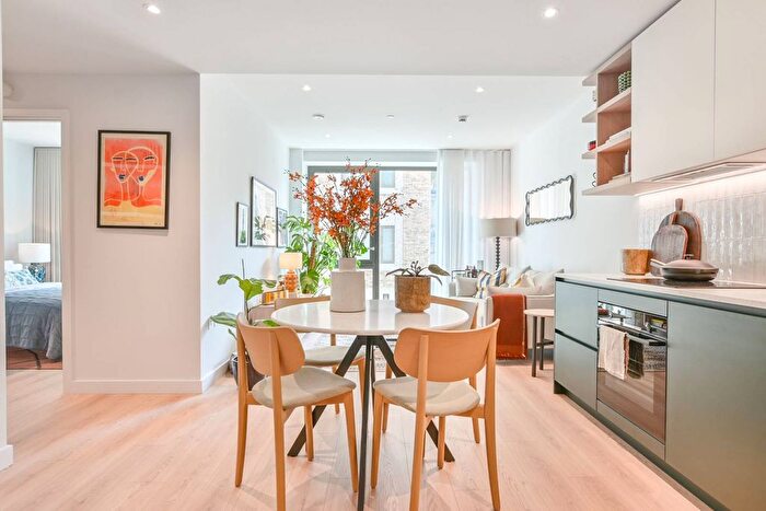 3 Bedroom Flat To Rent In The Maple, Brent Cross, London, NW2