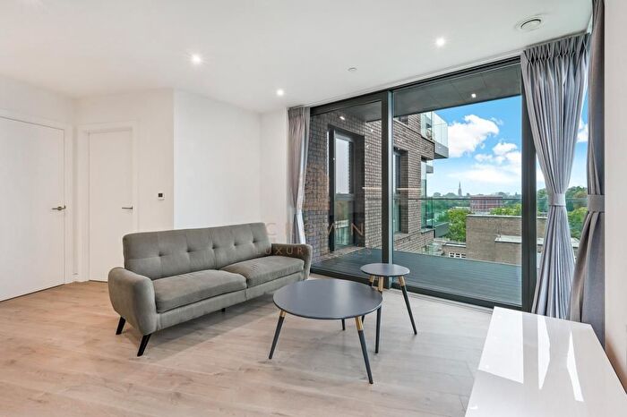 1 Bedroom Flat To Rent In Coster Avenue, Hackney, N4