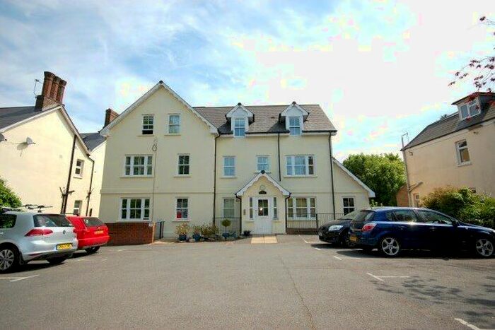 2 Bedroom Flat To Rent In Wentworth Court, Uckfield, TN22