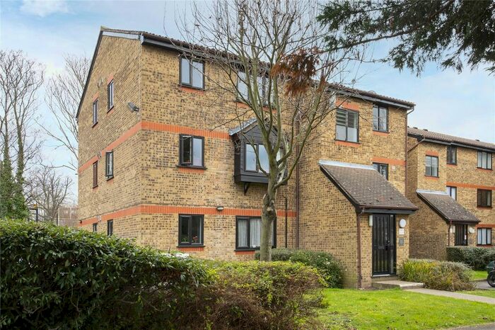 1 Bedroom Flat To Rent In Gandhi Close, Walthamstow, London E17