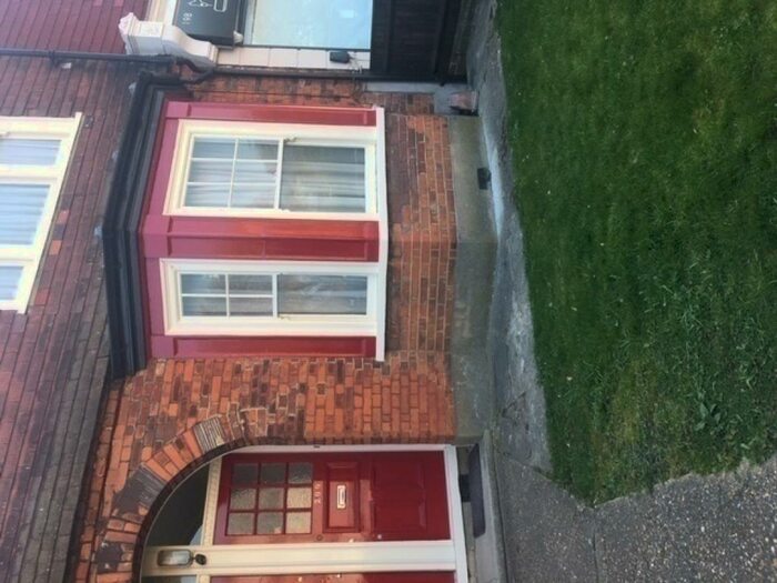 2 Bedroom Terraced House To Rent In Weir Road, London, London, SW12