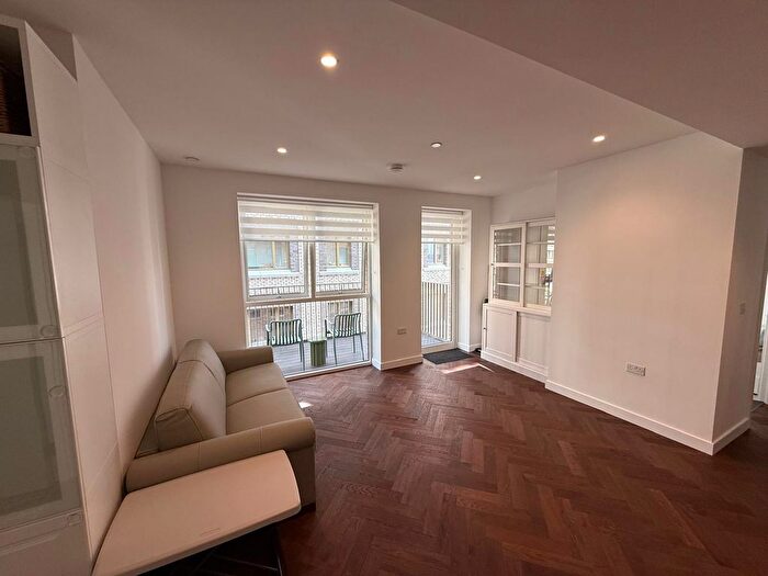2 Bedroom Flat To Rent In Parkview Avenue, London, NW2