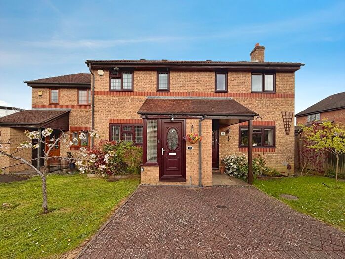 3 Bedroom Terraced House For Sale In Higher Alham, Bracknell, Berkshire, RG12