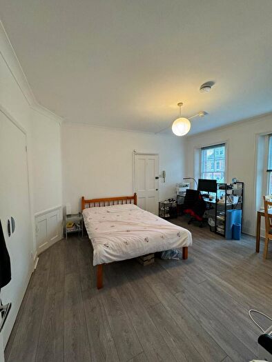 Studio To Rent In Haslemere Road, London, N8
