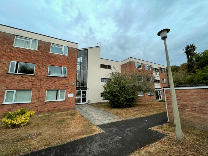 Studio To Rent In Hamilton Court, Taunton, TA1