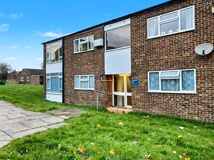1 Bedroom Apartment For Sale In Greathurst End, Bookham, KT23