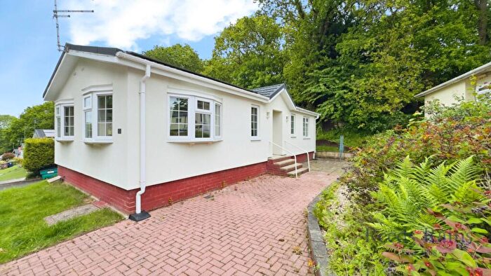 2 Bedroom Detached House For Sale In Oakland Glen, Walton-le-Dale, Preston, Lancashire, PR5