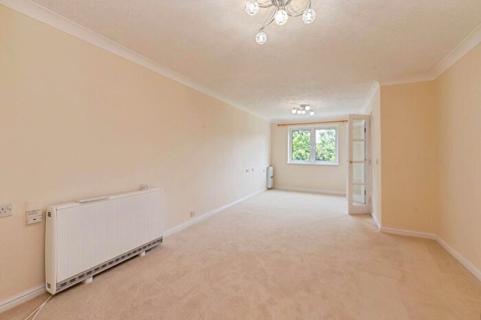 2 Bedroom Apartment For Sale In Conrad Court, Stanford-le-Hope, SS17
