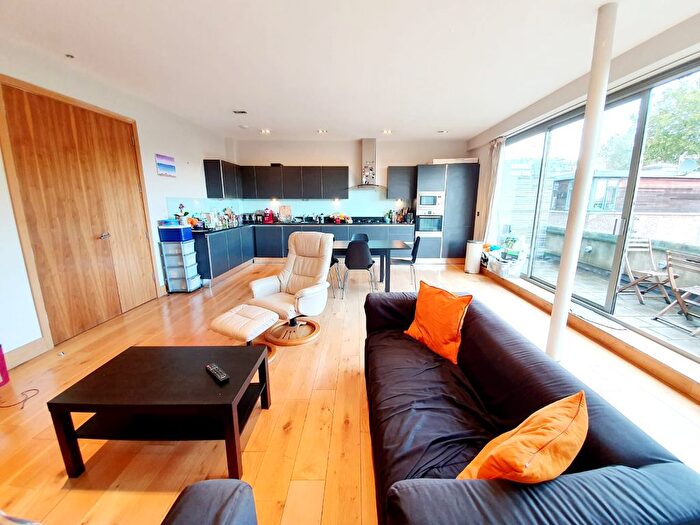 3 Bedroom Flat To Rent In Ferdinand Place, Camden, NW1