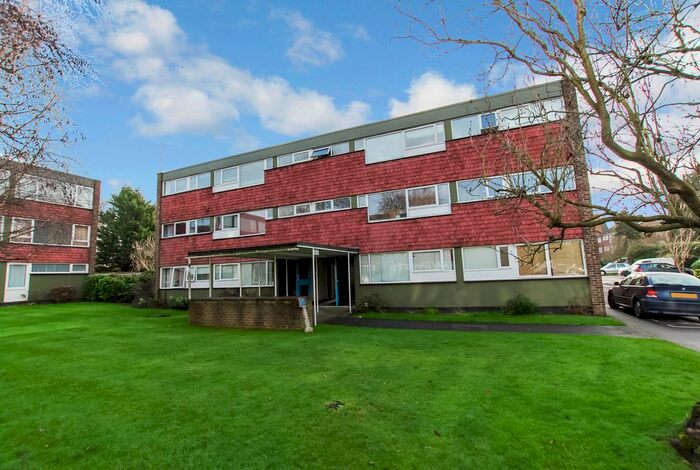 2 Bedroom Flat To Rent In Boxgrove Avenue, Burpham, Guildford GU1