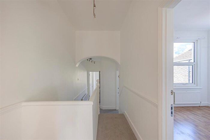 2 Bedroom Apartment To Rent In Nova Road, Croydon, CR0
