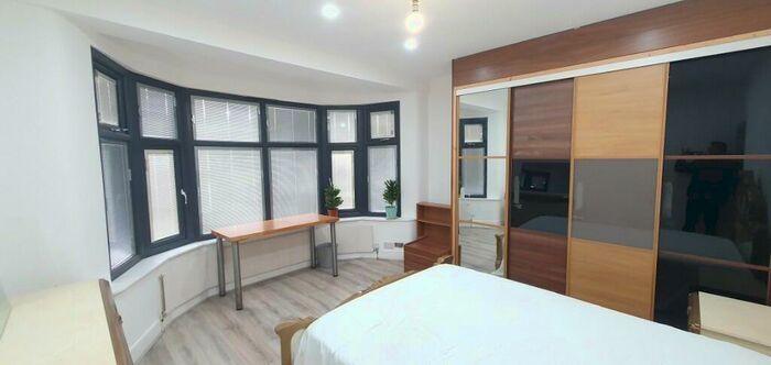 4 Bedroom Terraced House To Rent In Nelson Road, London, E4