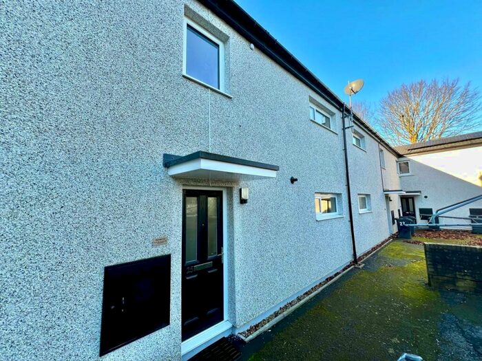 1 Bedroom Flat To Rent In Holtdale Avenue, Leeds, West Yorkshire, LS16