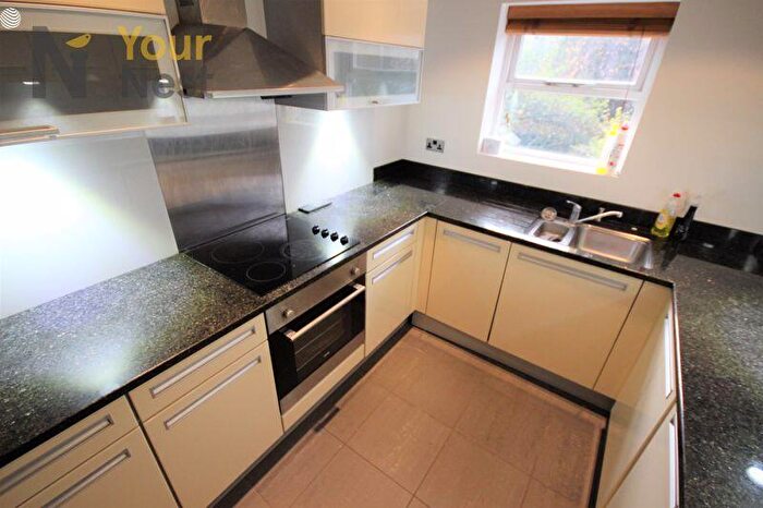 2 Bedroom Apartment To Rent In Apartment, Cottage Road, Headingley, ., LS6