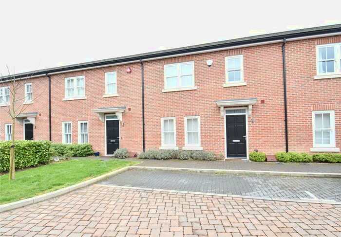 3 Bedroom Property To Rent In Mobbs Close, Stoke Poges, Buckinghamshire, SL2