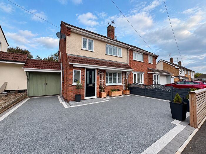 3 Bedroom Semi-Detached House For Sale In Reed Pool Close, Countesthorpe, Leicester, LE8