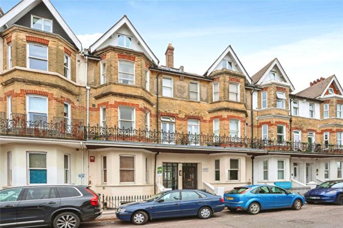 1 Bedroom Flat For Sale In West Hill Road, Bournemouth, Dorset, BH2