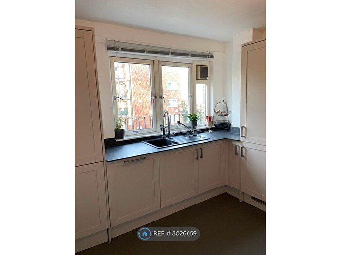 2 Bedroom Flat To Rent In Ann Street, London, SE18