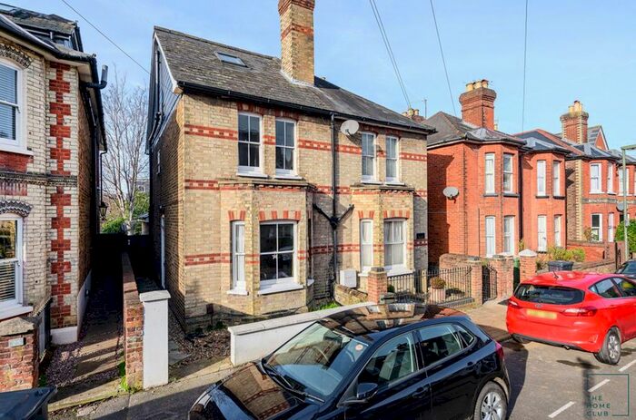 4 Bedroom Semi-Detached House To Rent In Foxenden Road, Guildford, GU1