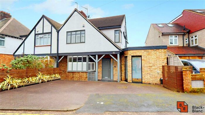 4 Bedroom Semi-Detached House To Rent In Grosvenor Road, West Wickham, Greater London, BR4
