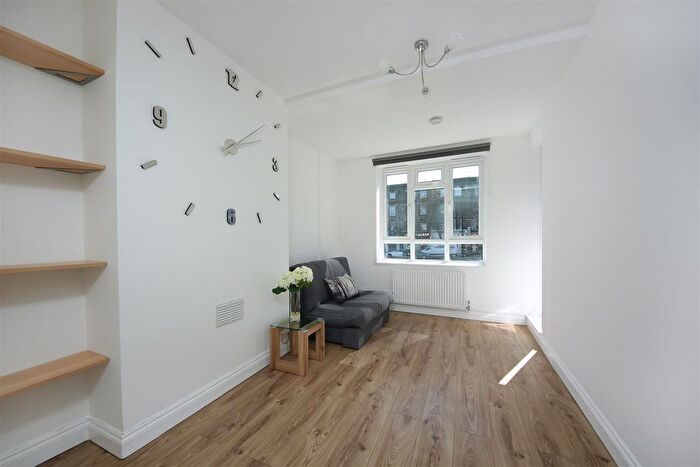 1 Bedroom Flat To Rent In Beech Avenue, London, W3