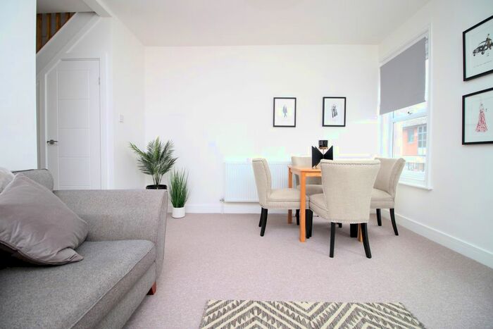 2 Bedroom Flat To Rent In Havelock Street, Swindon, SN1