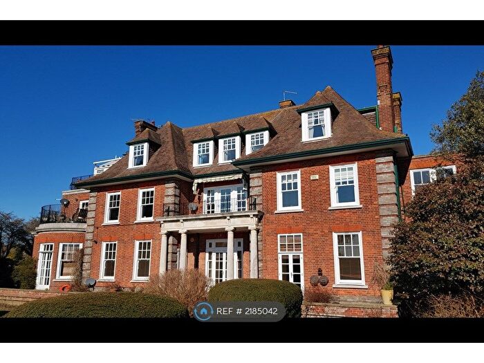 3 Bedroom Flat To Rent In Metropole Road West, Folkestone, CT20