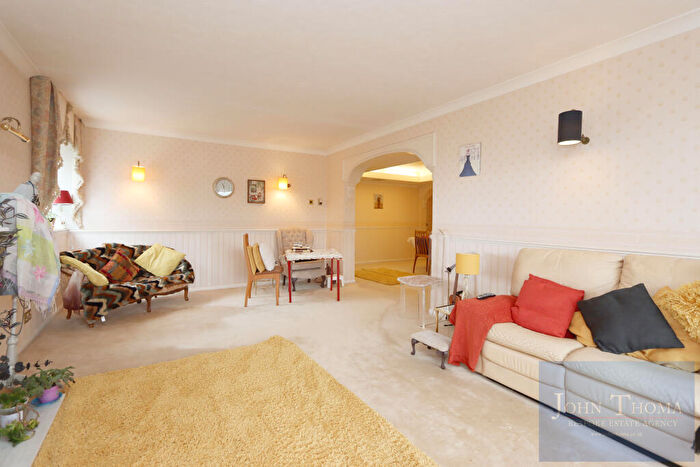 2 Bedroom Apartment For Sale In The Bowls, Chigwell, Essex, IG7