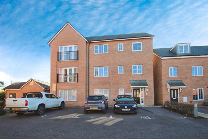 2 Bedroom Flat To Rent In Tenor Close, Buckingham, Buckinghamshire, MK18