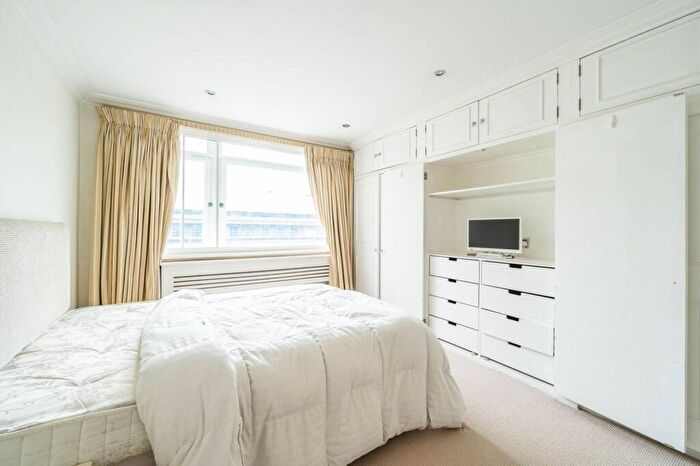 2 Bedroom Flat To Rent In Nottingham Terrace, Marylebone, London, NW1
