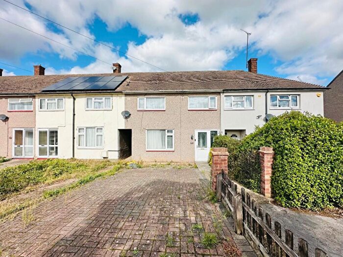 3 Bedroom Terraced House For Sale In Newbury Gardens, Romford, London, RM3