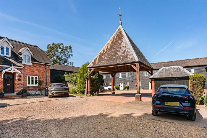 3 Bedroom Barn Conversion For Sale In Box Lane, Hoddesdon, EN11