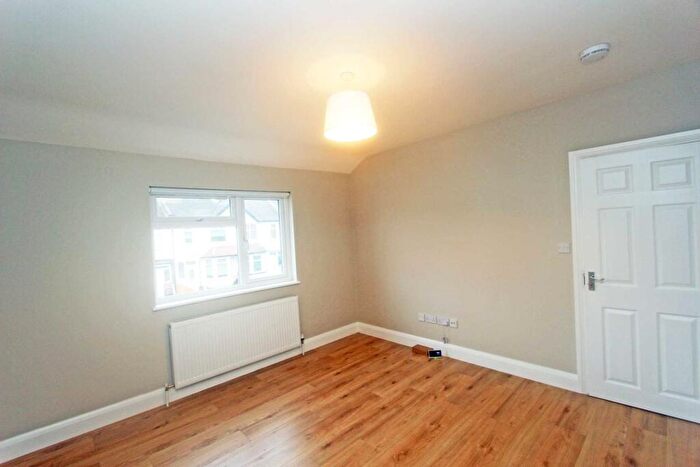 1 Bedroom Flat To Rent In Kingston Road, New Malden, KT3