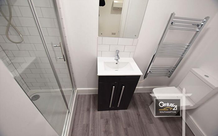 1 Bedroom Flat To Rent In |Ref: |, Chiltern House, College Place, Southampton, SO15